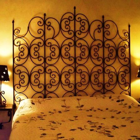 La Maison Aux Volets Bleus Bed & Breakfast Венаск Екстериор снимка