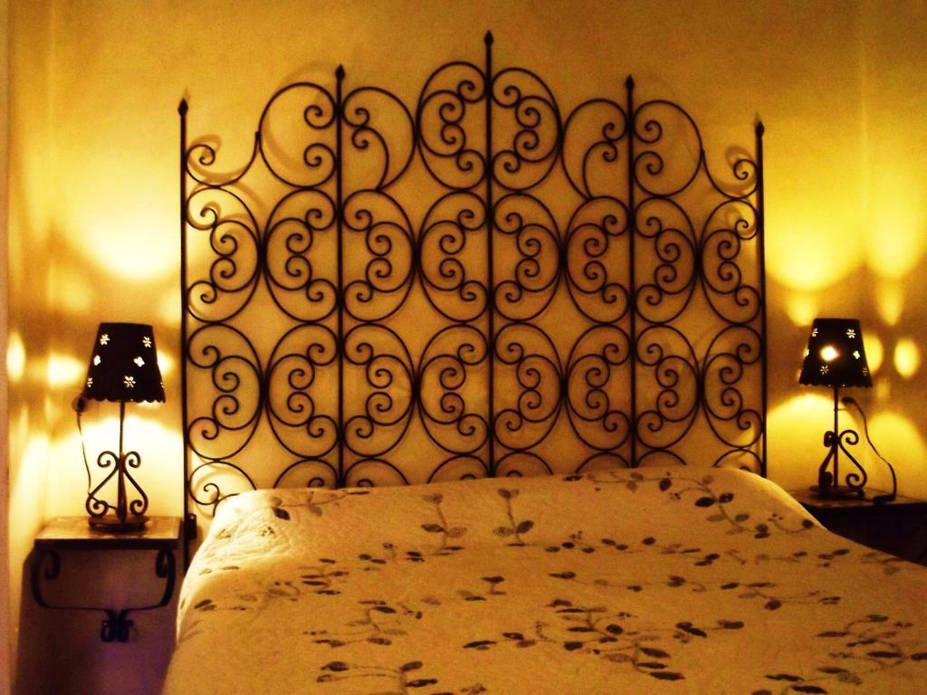 La Maison Aux Volets Bleus Bed & Breakfast Венаск Екстериор снимка
