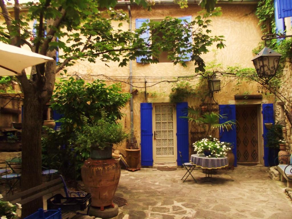 La Maison Aux Volets Bleus Bed & Breakfast Венаск Екстериор снимка